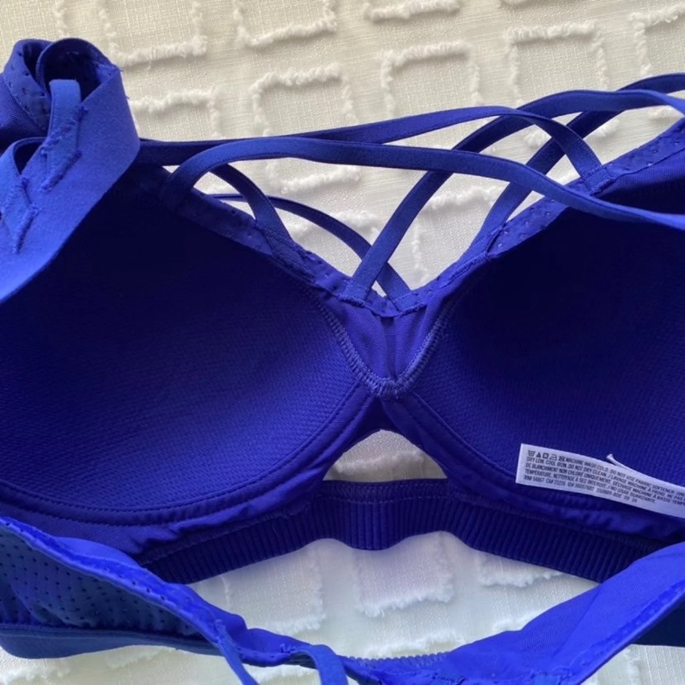 VSX SPORT By Victoria’s Secret Sports Bra size 32C - Picture 4 of 6